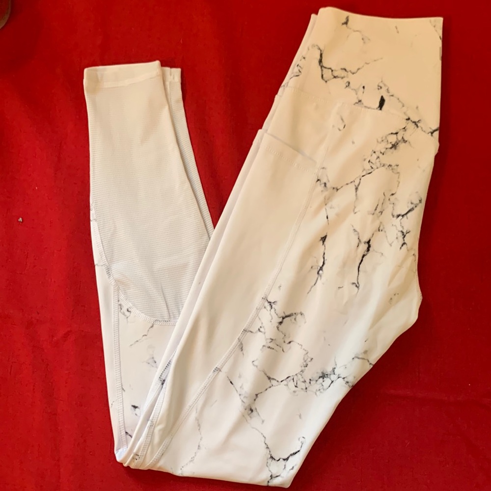 BuffBunny Marble Leggings